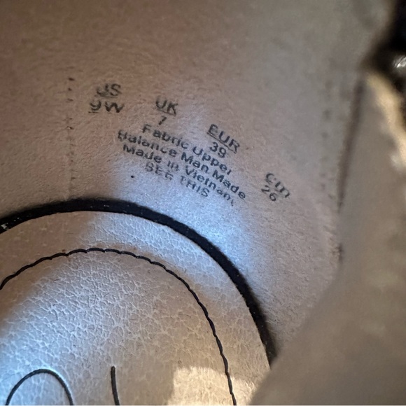 NWOT LifeStride Pumps. Wide Width with Comfortable Soft System Construction. 9W. - Picture 5 of 7